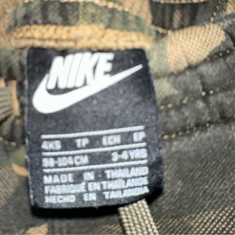 Nike Green Camouflage Sweat Pants Size 4